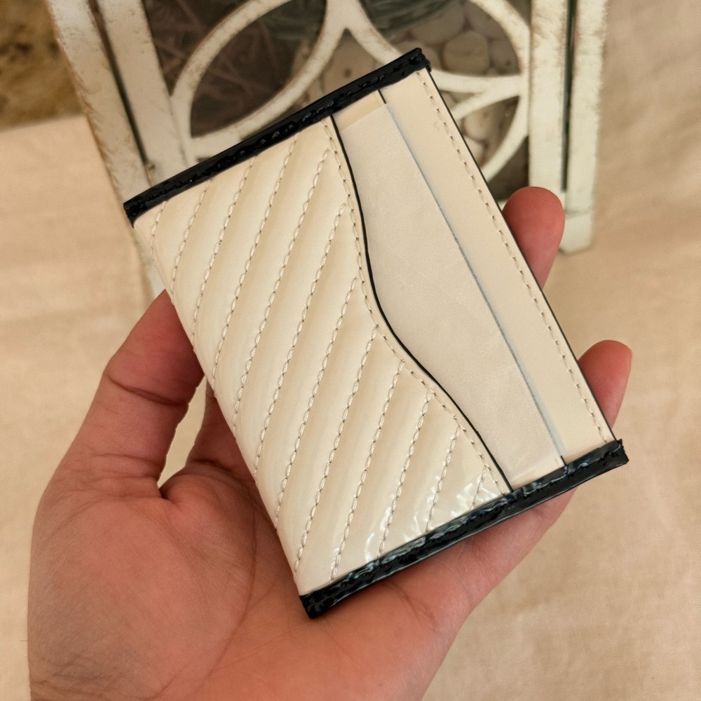 New tory burch Willa cardholder wallet in new ivory black trim leather wallet - Picture 4 of 5